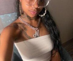 Queens' Petite Tease 🍑💦 Unforgettable Pleasure Awaits 😘💋