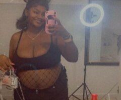 Curvy Chocolate Delight 💋💦 No Limits, Just Pleasure 😘🍑 - Image 3