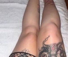 Juicy Southern Brunette 💋 Ready to Play 🍑🔥 - Image 9