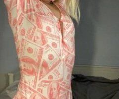 Blonde Bombshell 🍑 Ready for Fun in Boston 💋
