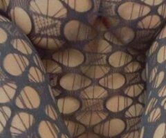 Queens' Curvy BJ Queen Awaits 🍑💋💦 - Image 2