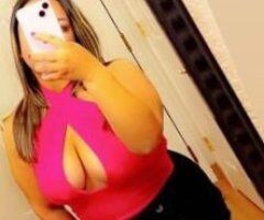 Curves to Crave 💦 Mesmerizing Latina Awaits 🍑💋