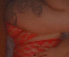 Indulge with This BBW Temptress 🍑💋