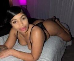 Simone's Sultry Weekend Escape 💋😍🍑 - Image 3