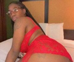 Texas Temptress Ready to Play 💦🍑💋 - Image 2