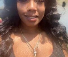 Throatalicious Temptress Awaits You 🍑💋 - Image 2