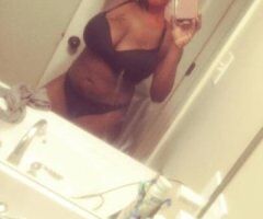 Memphis Temptation 💦 Wet Lips & Curves Await 😘💋 - Image 2