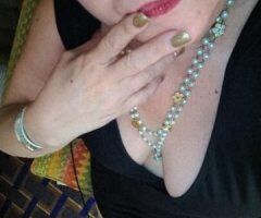 ✨ Damsel in Distress Ready for Fun! 💋🍑🔥 - Image 8