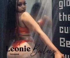 👋 4'10" (Soft skin) 🫧 Bubble booty (Ready to play) - Image 3