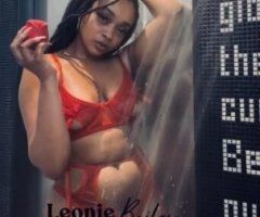 👋 4'10" (Soft skin) 🫧 Bubble booty (Ready to play) - Image 4