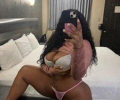 Curvy Queen Ready to Play! 🍑💦😘🔥 - Image 3