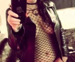 Goth Babe with Big Tits Ready to Play! 💋🔥🍑 - Image 2