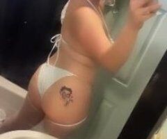 Get Cozy with Betty! 🍑💦 Big Booty & Bigger Fun Await! 💋🔥