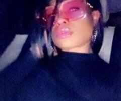 Weekend Temptations Await 😘💦🍑🔥 - Image 4