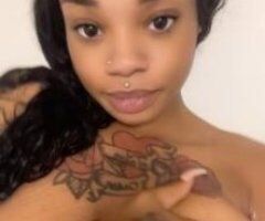 🔥 Columbia's Curvy Cutie Awaits You! 💋🍑