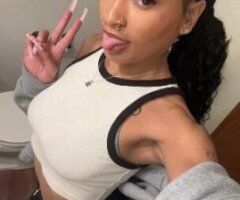 🔥 Unforgettable Fun Awaits! 🍑💕 Text Me for a Quick Reply! 💋📲 - Image 2