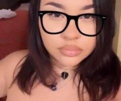 🔥 Pretty Face & Juicy Vibes Await! 💦🍑😘 - Image 12