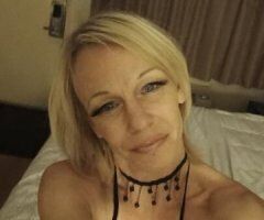 🔥 Sexy Blonde Skye Ready to Please You Now! 💋🍑💦 - Image 4