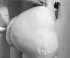 SQUIRTING ITALIANNA 🔥💦 Unforgettable Pleasure Awaits! 💋🍑 - Image 2