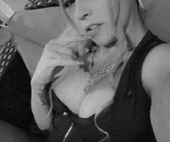 Della's Tempting Charm Awaits 💋🍑🔥 - Image 4