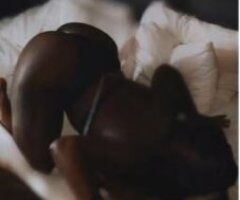 🔥 Dive into Desire with Leah! 💦🍑 - Image 5