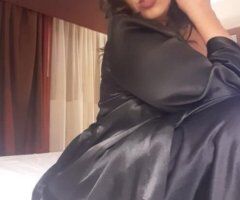 🔥 Curvy M I L F Awaits at the Marina! 💋🍑 - Image 6