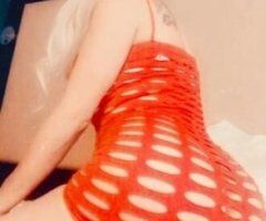 Curvy Blonde Ready to Ignite Your Wild Side! 💋🍑🔥