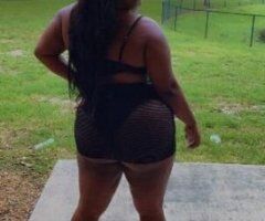 💋 Dive into Fun with Khloe! 🍑🔥 - Image 3