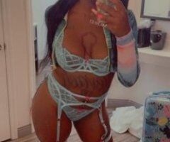 Sweet Kink Goddess 🍭💋 - 3 Holes of Pleasure Awaits! 💦🔥