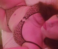 🔥 Tempting KELSEY LEE near the airport 💋💦 Ready to captivate you! 🍑 - Image 2