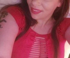 🔥 Tempting KELSEY LEE near the airport 💋💦 Ready to captivate you! 🍑 - Image 3