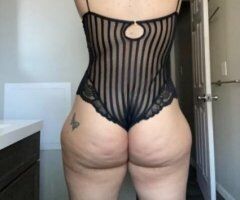 Unwind with Khloe 💦🔥 Let's Get Cozy Together! 😘🍑 - Image 2