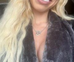 sexy lil blonde - 27 - 6