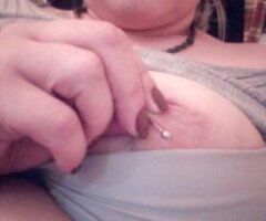 DISCREETLY im looking for two boyfriends for the night to spoilme soon😜🥴 play pool then st8.to it to my crib dont act stupid or weird pleasedont ask 21questions - 2