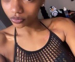 💃PRETTY WET PETITE FREAK😍💦💋