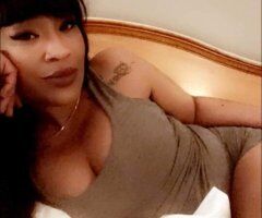 looking for a man to make me cum - 4