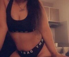 looking for a man to make me cum - 5