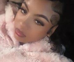 Slim thick lightskin mami, pretty, petite, everything sweet
