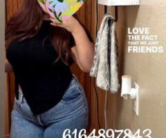 Curvy Latina 6164897843 - 3
