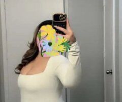Knot Your Average girl 1-307-310-4359. Latina mami