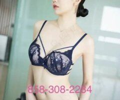5 star service 858-308-2284 Amazing touch 3M6 - 4
